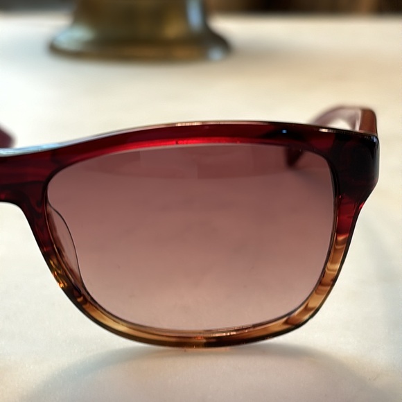 LACOSTE Tortoise Shell Gradient Tan & Burgundy  Sunglasses EUC Sunnies Preppy 🐊 - Picture 11 of 14
